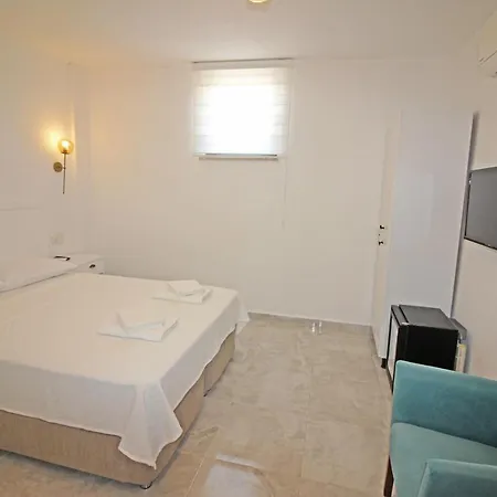 Huelyada Hotel *